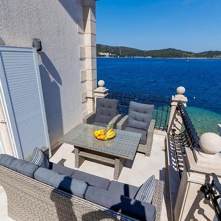 Seafront Apartment Duo Вис Екстериор снимка