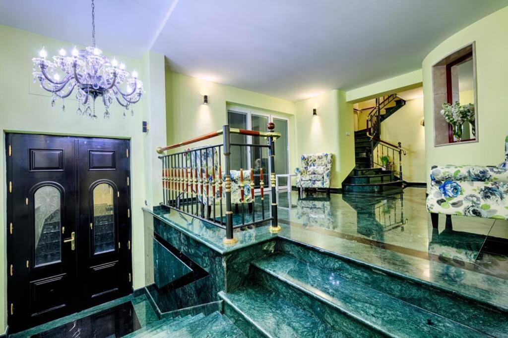 Seafront Apartment Duo Вис Екстериор снимка