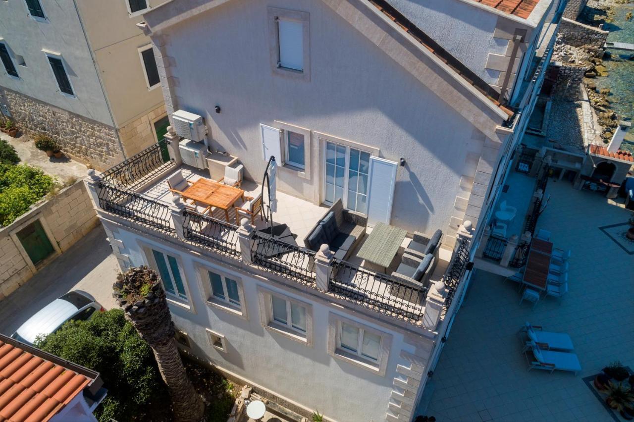 Seafront Apartment Duo Вис Екстериор снимка